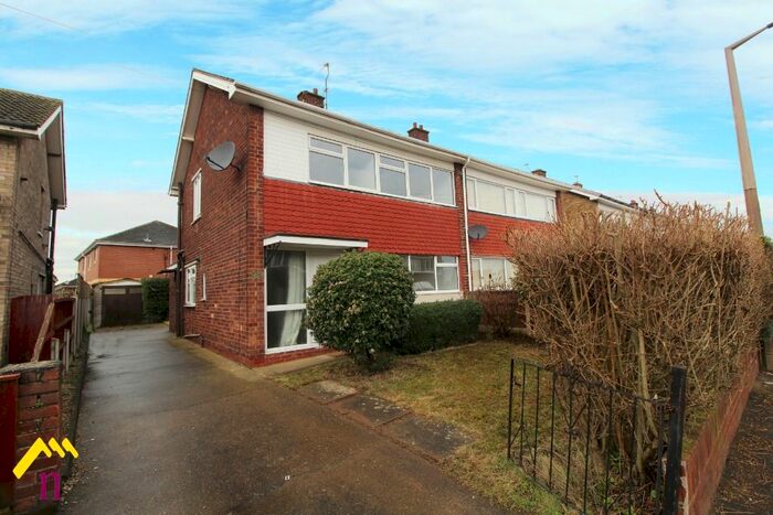 3 Bedroom Semi-Detached House To Rent In Palm Avenue, Armthorpe, Doncaster, DN3