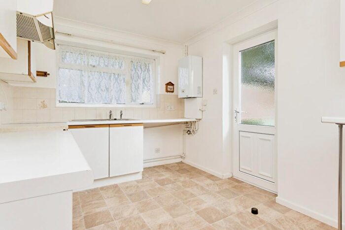 2 Bedroom Bungalow To Rent In Woods Drive, Apse Heath, PO36