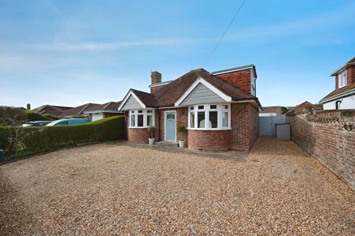 3 Bedroom Bungalow For Sale In Yew Tree Road, Hayling Island, Hampshire, PO11