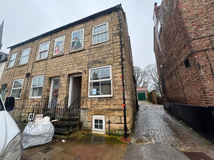 2 Bedroom End Of Terrace House For Sale In Briggate, Knaresborough, HG5