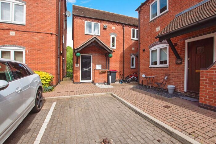 3 Bedroom End Of Terrace House For Sale In Prossers Walk, Coleshill, Birmingham, Warwickshire, B46