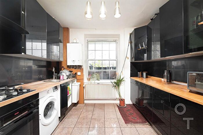 4 Bedroom Apartment For Sale In Mead Close, Belmont Street, Camden, NW1