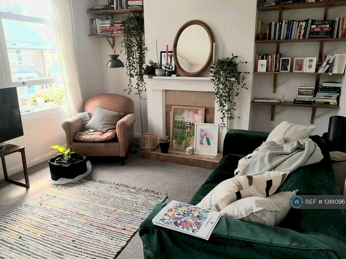 2 Bedroom Flat To Rent In Brockley, London, SE4