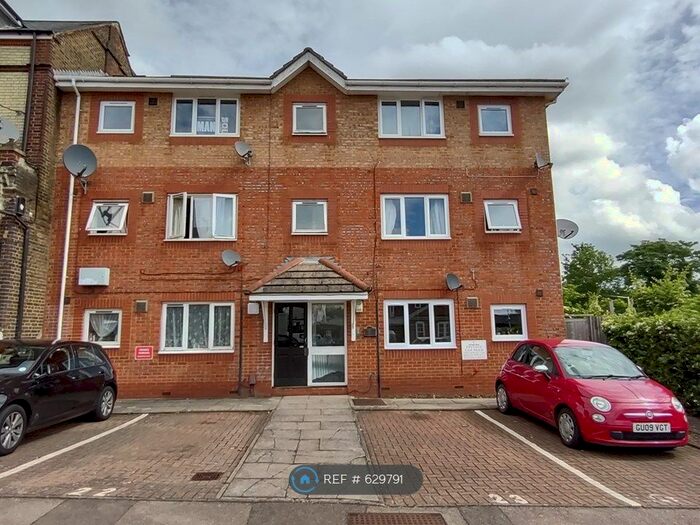 1 Bedroom Flat To Rent In Thursley House, Earlswood, Redhill RH1