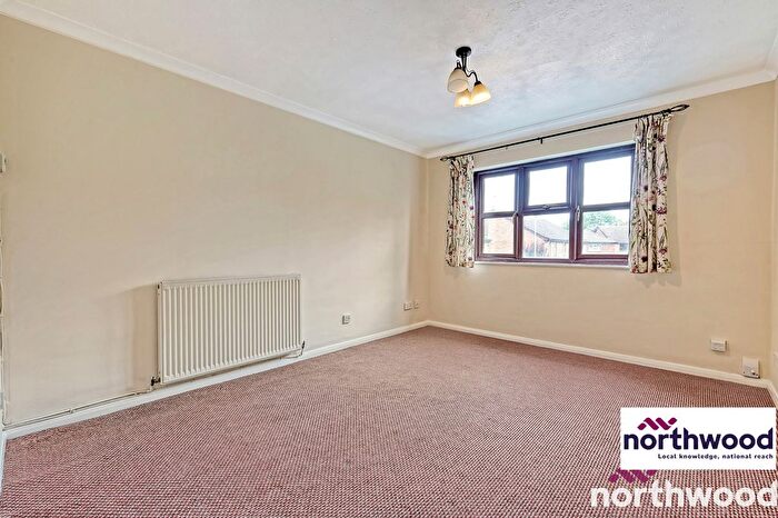 1 Bedroom Flat To Rent In Bounderby Grove, Chelmsford, CM1