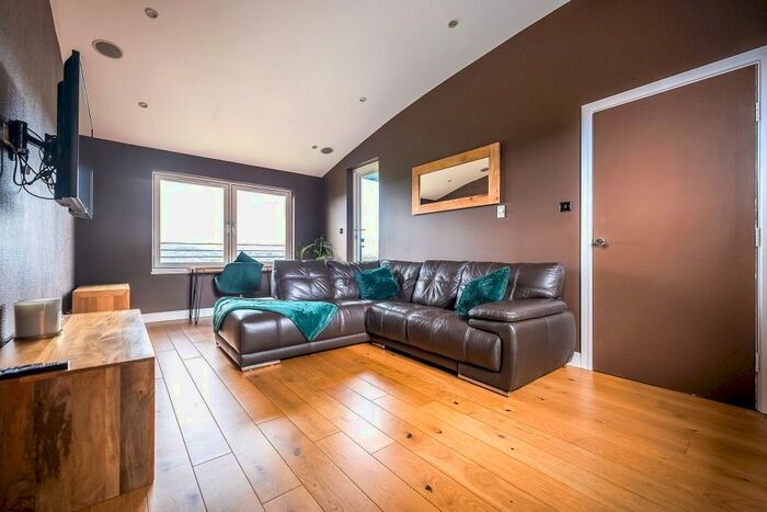 2 Bedroom Flat To Rent In Meggetland View, Craiglockhart, Edinburgh, EH14