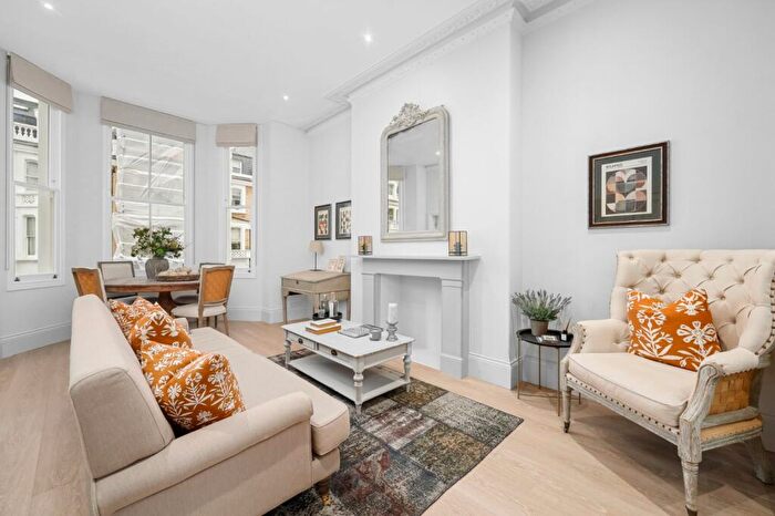 1 Bedroom Flat For Sale In Coleherne Road, Chelsea, SW10