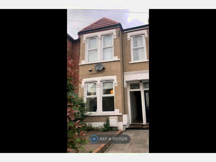 2 Bedroom Maisonette To Rent In Mellison Road, London, SW17