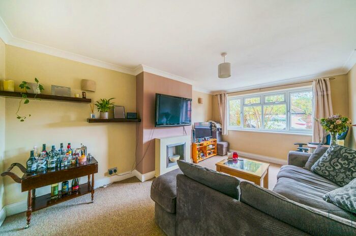 2 Bedroom Flat To Rent In Hermitage Woods Crescent, Woking, GU21