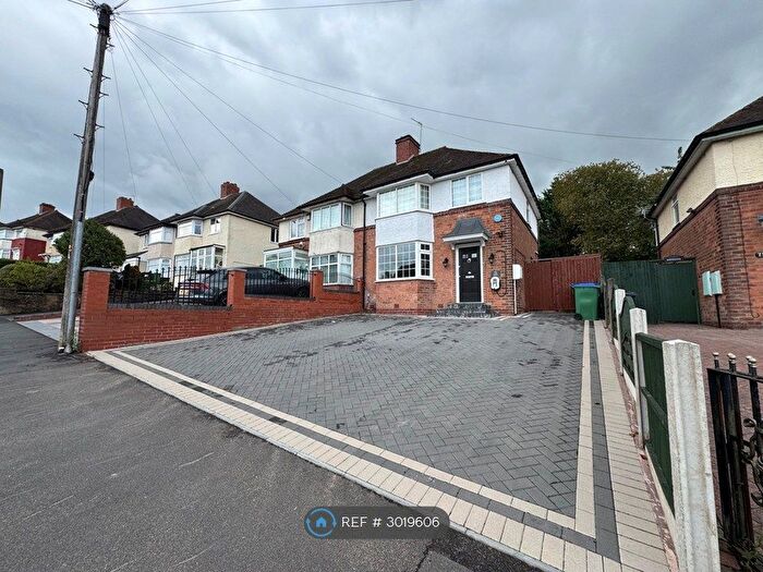3 Bedroom Semi Detached House To Rent In William Road, Smethwick, B67