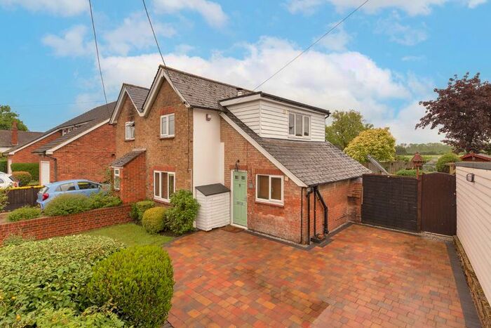 2 Bedroom Property For Sale In Tonbridge Road, East Peckham, Tonbridge, TN12