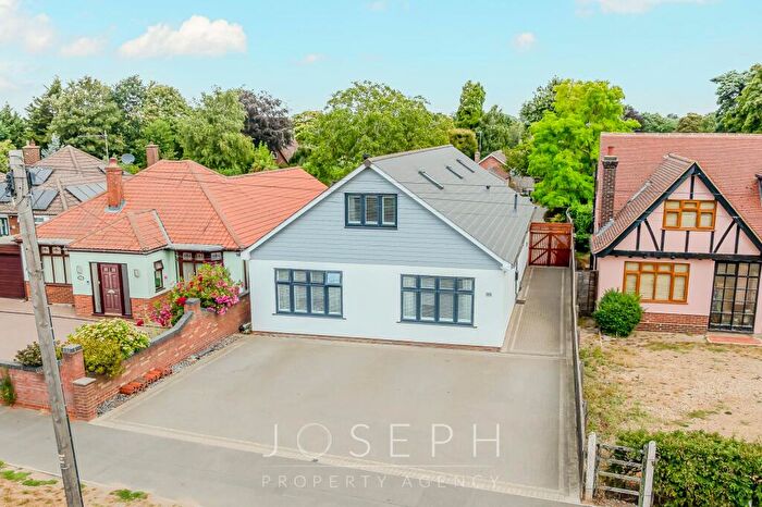 4 Bedroom Bungalow For Sale In Felixstowe Road, Ipswich, IP3