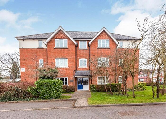 2 Bedroom Flat For Sale In Wendover Road, Aylesbury, HP21