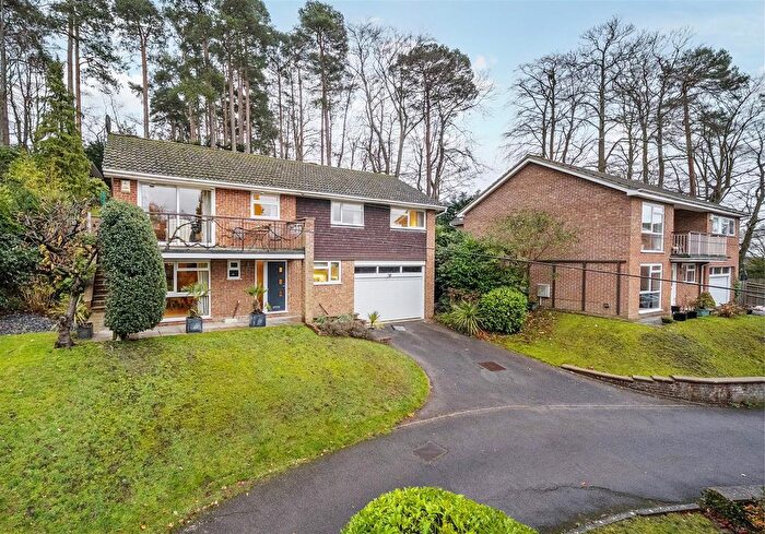 5 Bedroom Detached House For Sale In Cock-A-Dobby, Sandhurst, Berkshire, GU47