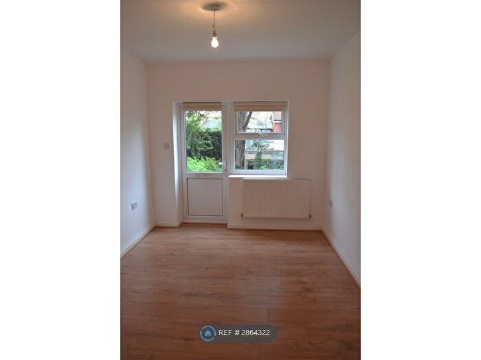Studio To Rent In Hamilton Road, Ilford, IG1
