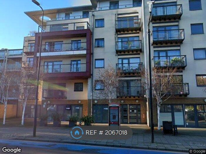 2 Bedroom Flat To Rent In Carlton Mansions, London, SW9