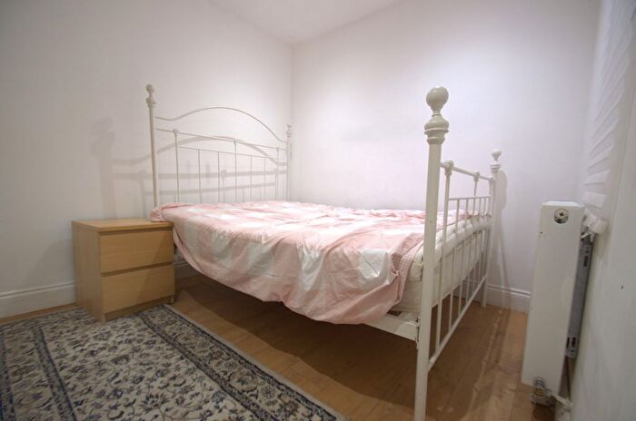 1 Bedroom Semi-Detached House To Rent In Twickenham Road, Hanworth, Feltham, TW13