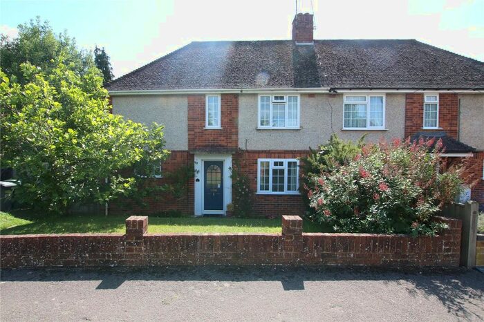 1 Bedroom Flat To Rent In Knights Way, Emmer Green, Reading, Berkshire, RG4