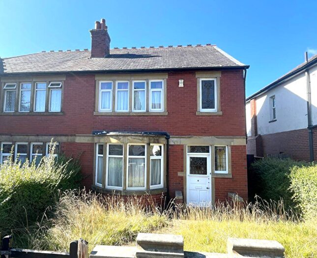 3 Bedroom Semi-Detached House For Sale In St. James Avenue, Bolton, BL2