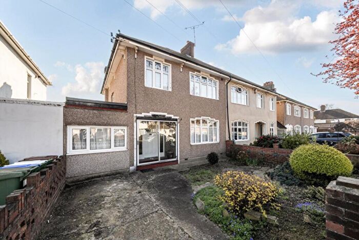 3 Bedroom Semi Detached House For Sale In Mayfair Avenue, Bexleyheath, DA7