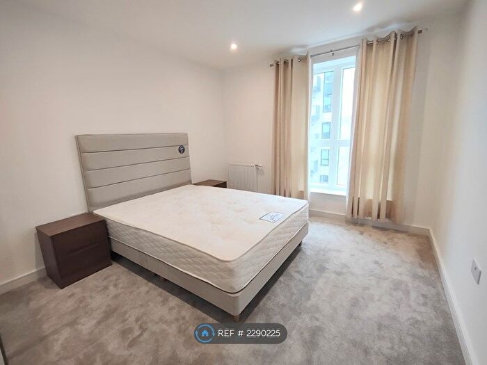 1 Bedroom Flat To Rent In Cedrus Avenue, Southall, UB1