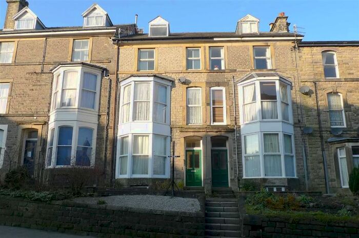 2 Bedroom Flat To Rent In Belmont Terrace, Buxton, Derbyshire SK17