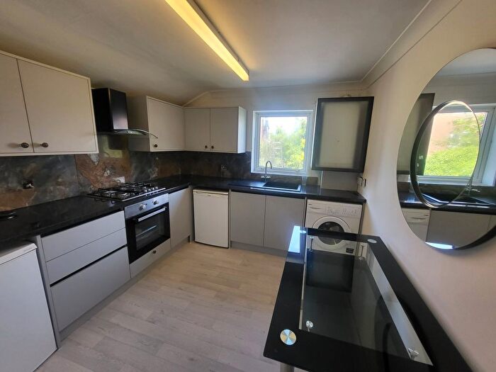 1 Bedroom Flat To Rent In Elthorne Avenue, Hanwell, W7