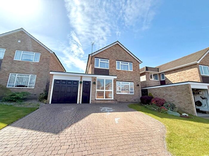3 Bedroom Detached House For Sale In Brierley Close, Dunstable, LU6