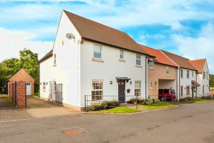 4 Bedroom Link Detached House For Sale In Chandlers, Spaldwick, Huntingdon, PE28