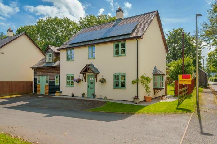 4 Bedroom Detached House For Sale In New Radnor, Presteigne, LD8