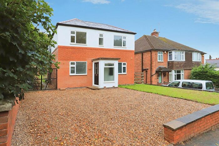3 Bedroom Detached House For Sale In Chester Road North, Kidderminster, DY10