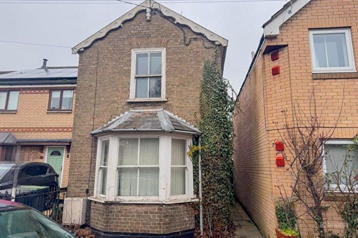 2 Bedroom Detached House For Sale In Crown Street, Stowmarket, IP14