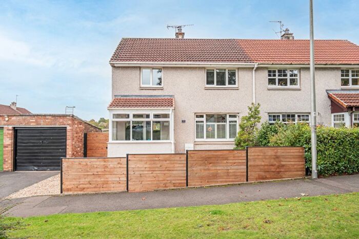 3 Bedroom Semi-Detached House For Sale In Willow Crescent, Glenrothes, KY6