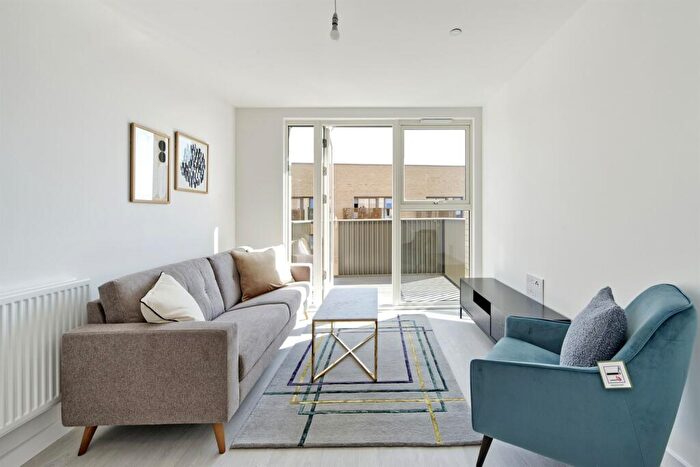 1 Bedroom Apartment To Rent In Wryneck Apartments, Hendon Waterside, NW9