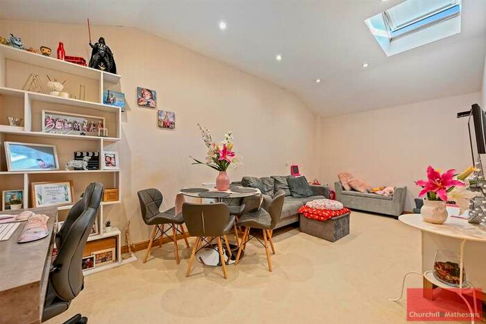 1 Bedroom Flat To Rent In North Acton Road, North Acton, NW10