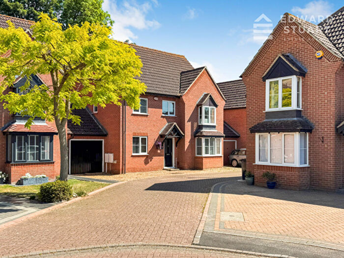 6 Bedroom Detached House For Sale In Waterfall Gardens, Newborough, Peterborough, Cambridgeshire, PE6
