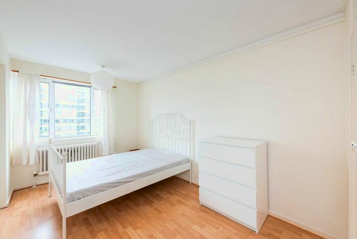 2 Bedroom Flat To Rent In Churchill Gardens, Pimlico, London, SW1V