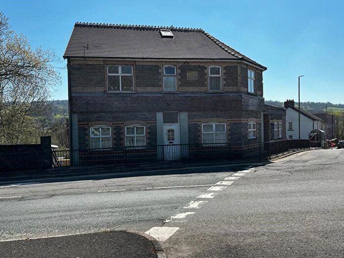 1 Bedroom Flat To Rent In Commercial Street, Pontllanfraith, Blackwood, NP12