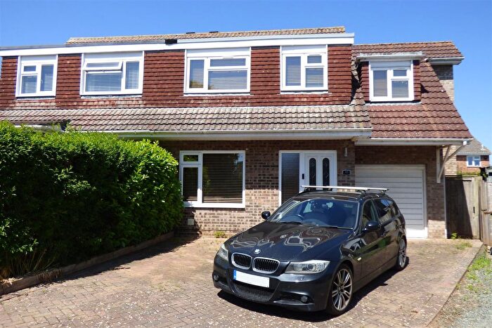 4 Bedroom Semi-Detached House To Rent In Edgewood Close, Longwell Green, Bristol, BS30