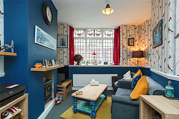 1 Bedroom Flat To Rent In Lime Hill Road, Tunbridge Wells, Kent, TN1