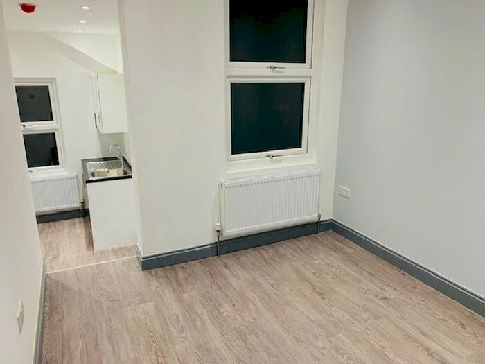 1 Bedroom Studio To Rent In Dalmally Road, Addiscombe, Croydon, CR0