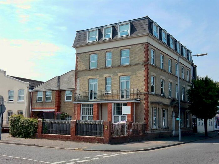 1 Bedroom Flat To Rent In Victoria Heights, Carnarvon Road, Clacton-On-Sea CO15