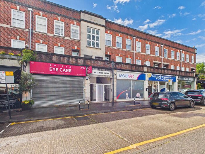 2 Bedroom Flat For Sale In Cockfosters Road, Barnet, EN4