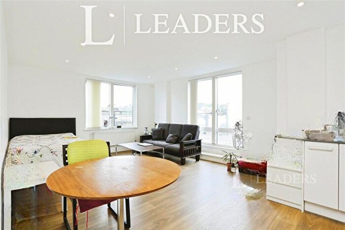 2 Bedroom Apartment For Sale In Perry Vale, London, SE23