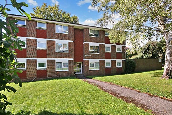 2 Bedroom Flat For Sale In Glen Vue, East Grinstead, West Sussex, RH19