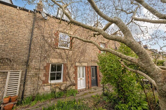 3 Bedroom Terraced House For Sale In Keyford Gardens, Frome, BA11
