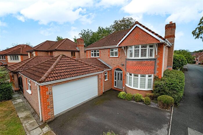 4 Bedroom Detached House For Sale In Woodlea Avenue, Meanwood, Leeds, West Yorkshire, LS6