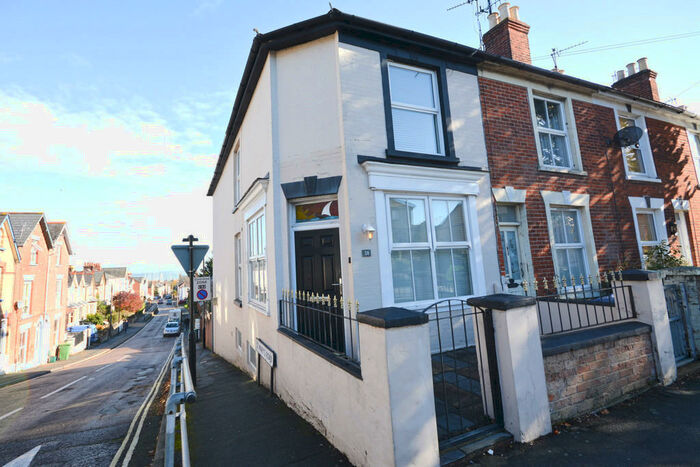 3 Bedroom End Of Terrace House To Rent In Victoria Road, Cowes, Isle Of Wight, PO31