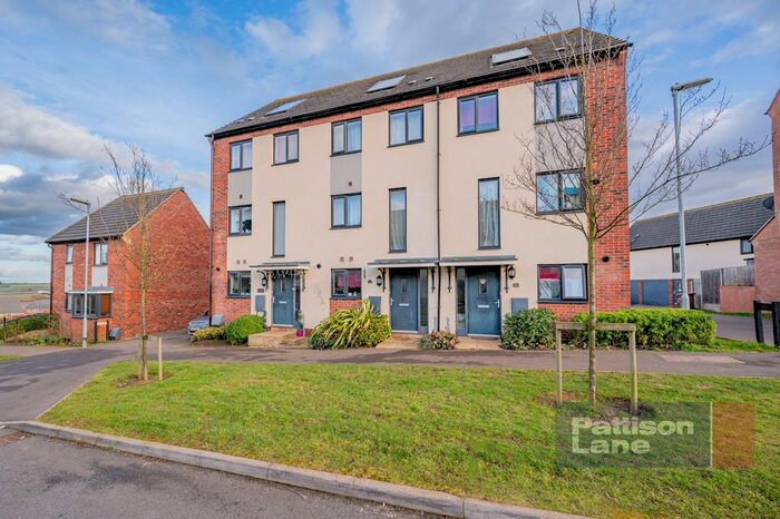 4 Bedroom Property To Rent In Neptune Road, Wellingborough, NN8