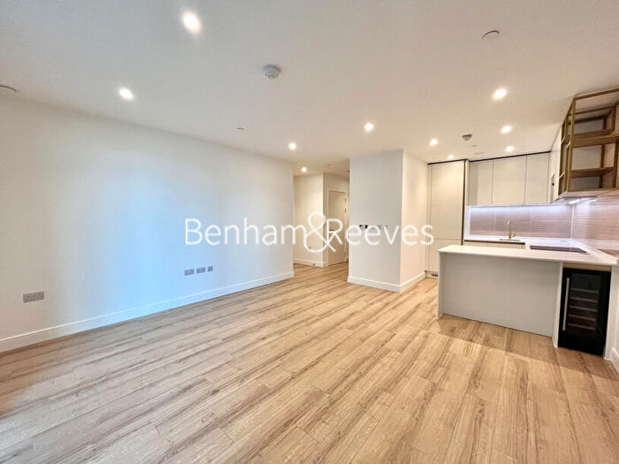 1 Bedroom Apartment To Rent In Quay Walk, Grand Union, HA0